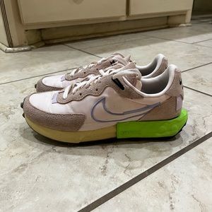 Nike Fontanka Waffle size 7.5